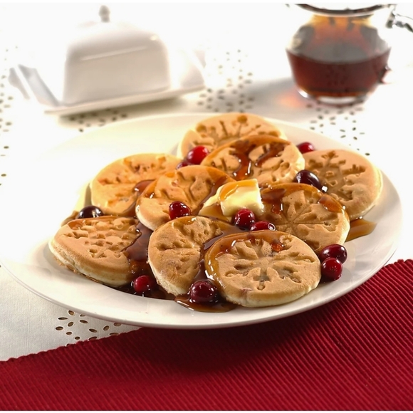 NORDIC WARE | SNOWFLAKE PANCAKE GRIDDLE - Picture 2 of 7